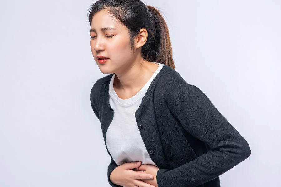 Bagi penghidap gastrik, makanan pedas boleh memburukkan simptom seperti pedih ulu hati, loya,dan muntah