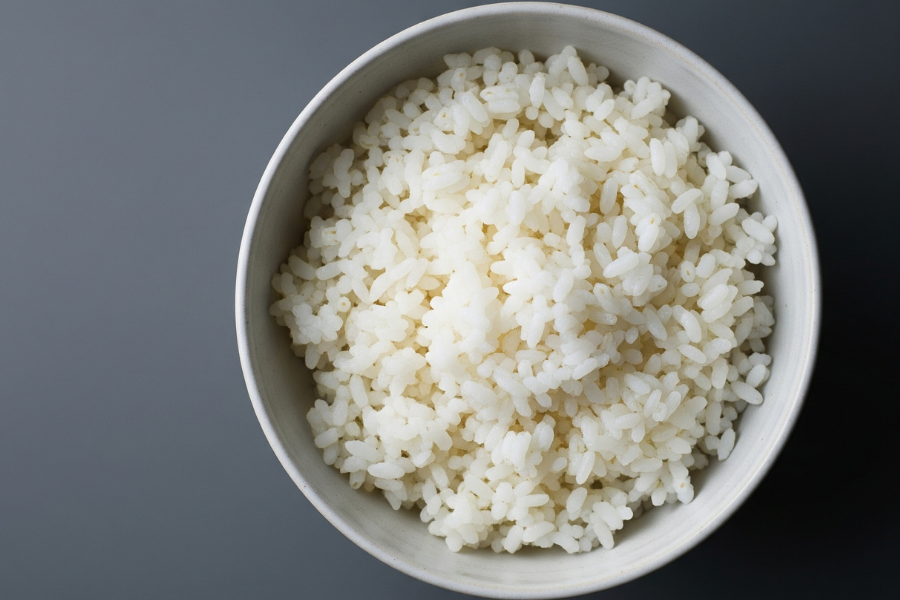 Lebihan nasi putih yang dibiarkan semalaman tidak perlu lagi dibuang.