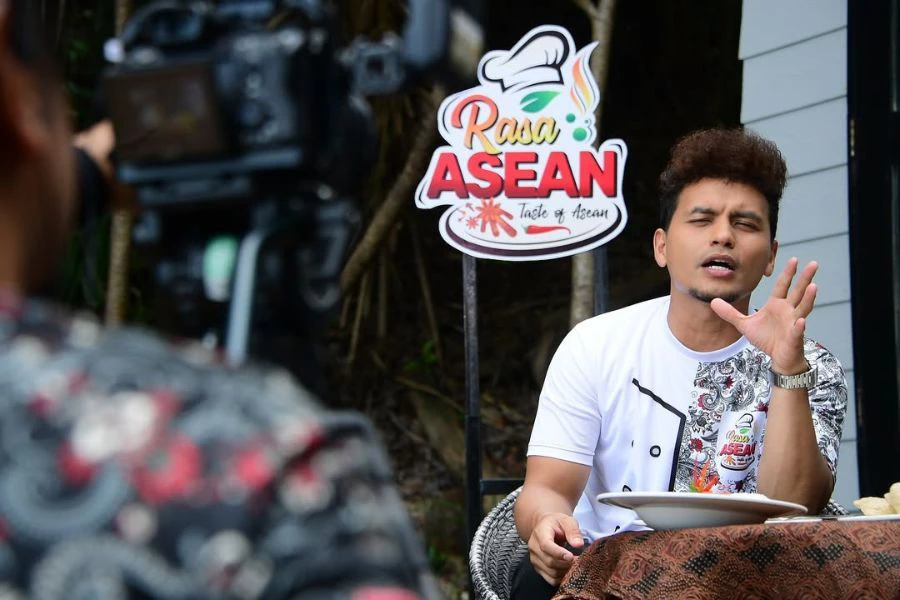 Perwatakan Naem hari ini cukup berbeza berbanding 10 tahun lalu apabila semakin petah berkata-kata di hadapan kamera.