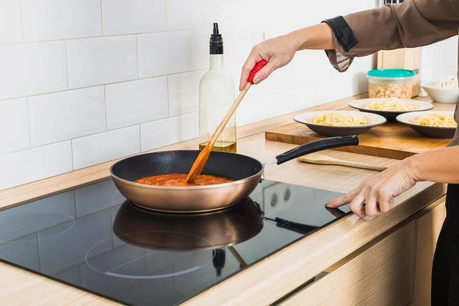 Doa juga semasa menyalakan api dapur agar dilindungi dari sebarang perkara buruk.