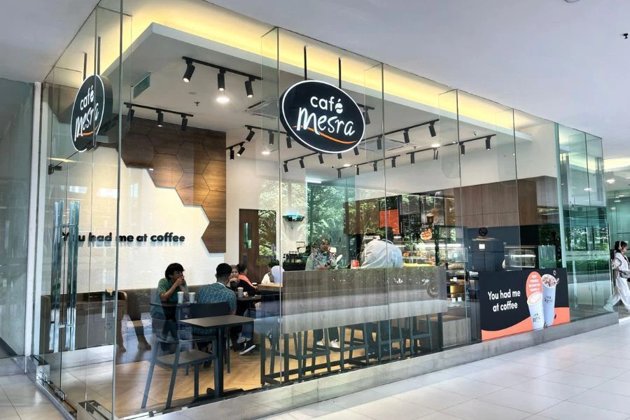 Café Mesra ini menjadi tumpuan warga kolar putih yang ingin berehat seketika.