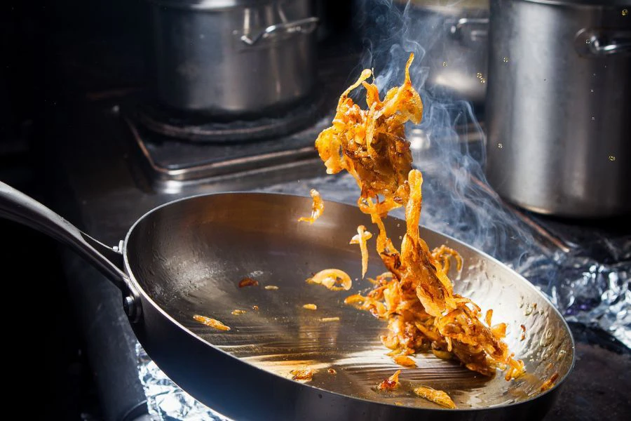 Pastikan bahan yang ditumis betul-betul masak agar tahan lebih lama.