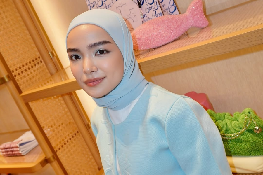 Selain membuat kek, Qasrina juga memiliki kebolehan untuk membuat kuih seri muka.