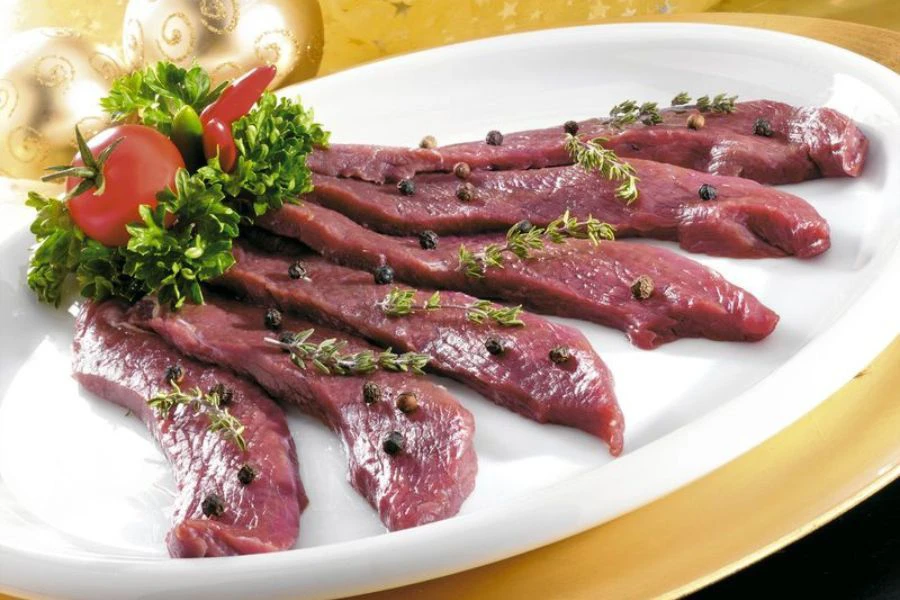 Daging burung unta mengandungi rendah lemak, kolesterol dan kalori menjadikannya pilihan yang lebih sihat.