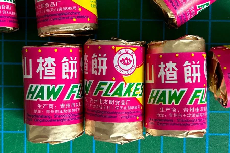 Rasanya manis dan sedikit masam, nipis dan mudah larut di mulut. - hellowai