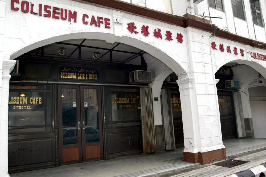 Operasi Coliseum berubah moden dan mempunyai tiga cawangan kesemuanya.