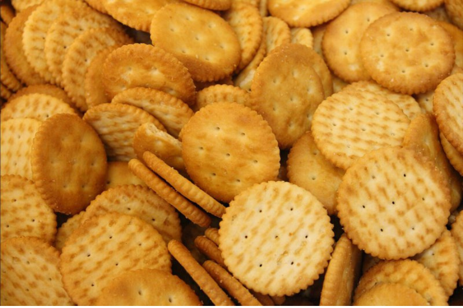 Hanya guna ketuhar atau air fryer boleh merangupkan semula biskut.