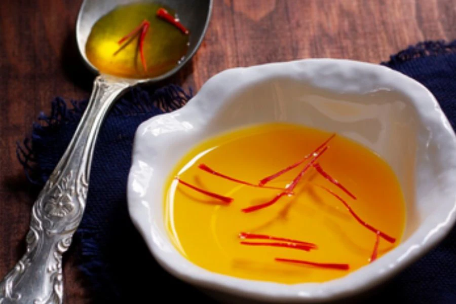 Warna dihasilkan safron memberikan sentuhan eksklusif.