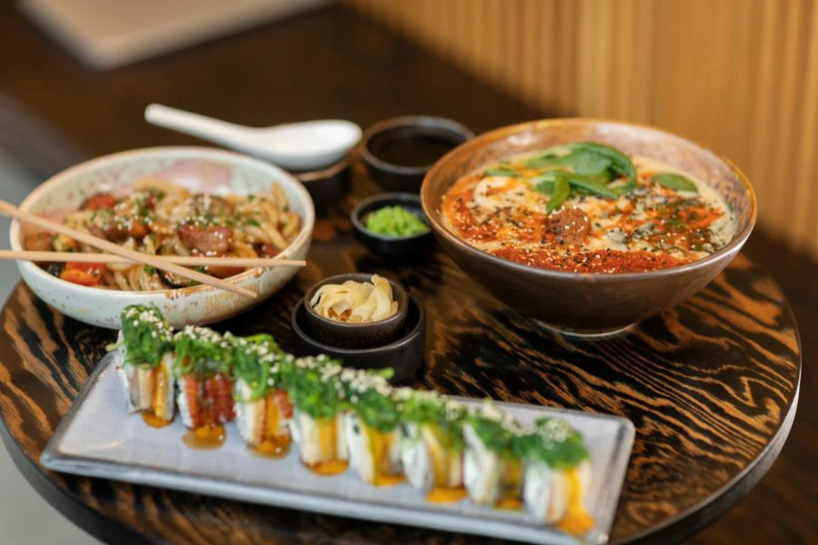 Makanan Jepun semakin menjadi kegemaran rakyat Malaysia kerana mudah didapati.