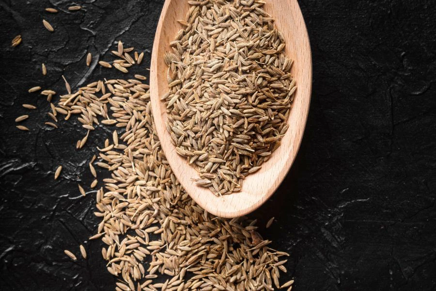 Kandungan minyak pati dalam jintan manis dapat membantu menyegarkan nafas.