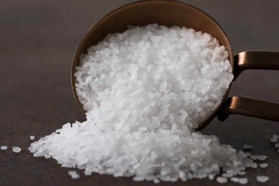 Kristal garam berfungsi sebagai agen pengasah semula jadi.