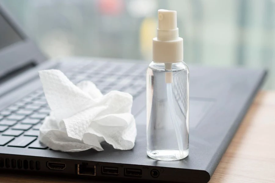 Bahan seperti sanitizer bukan sahaja menghilangkan kotoran malah membuatkan kain tahan lebih lama.