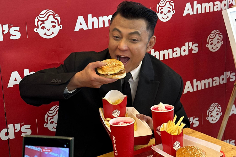 Ahmad's memperkenalkan menu edisi terhad, Burger Sate. 