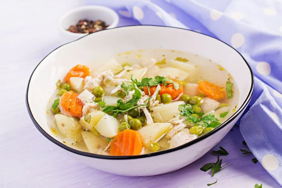 Sup lobak putih dapat membantu membuang angin dalam badan.