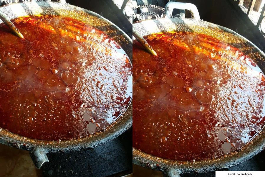 Kuali lama mempunyai aroma tersendiri kerana diulang menggunakan berkali-kali dalam masakan.