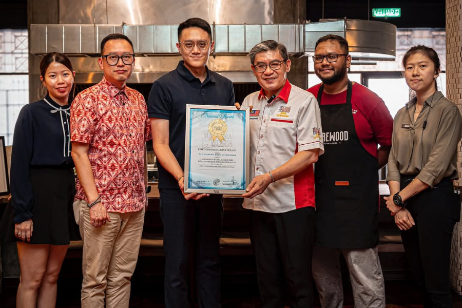 Firewood turut diiktiraf oleh Malaysia Book of Records. -FOTO @firewood_penang