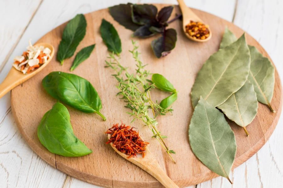 Herba Barat memiliki aroma lebih kuat.