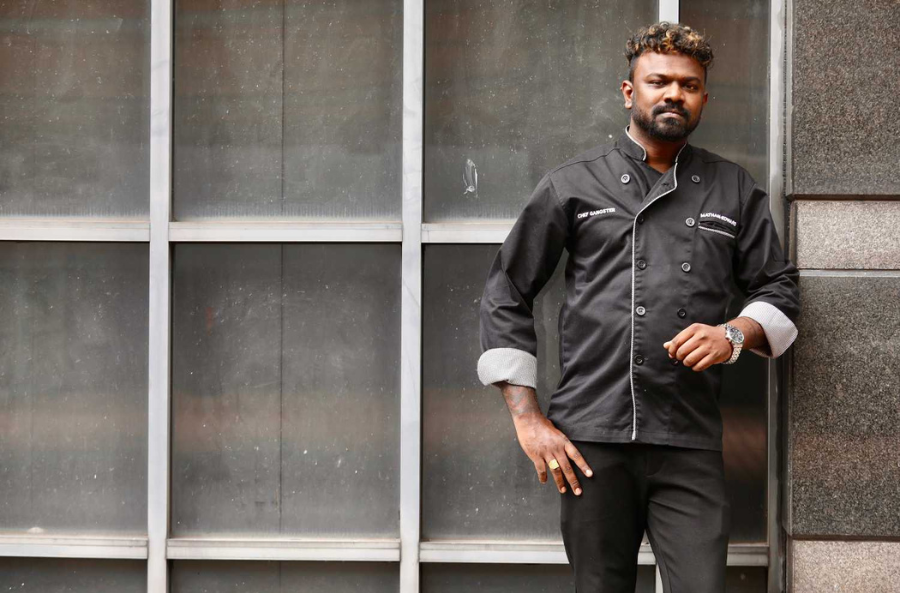 MATHAN mula meminati bidang masakan sejak kecil kerana sering ke dapur membantu ibunya memasak di rumah.