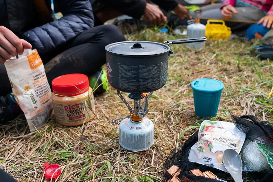 Pek makanan segera membantu mengisi perut dengan cepat dan tahan lebih lama.