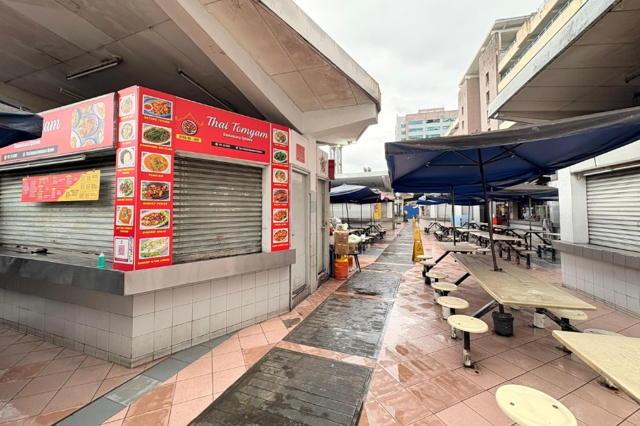 Kenaikan kadar sewa memberikan tekanan kepada peniaga kecil di medan selera tersebut.