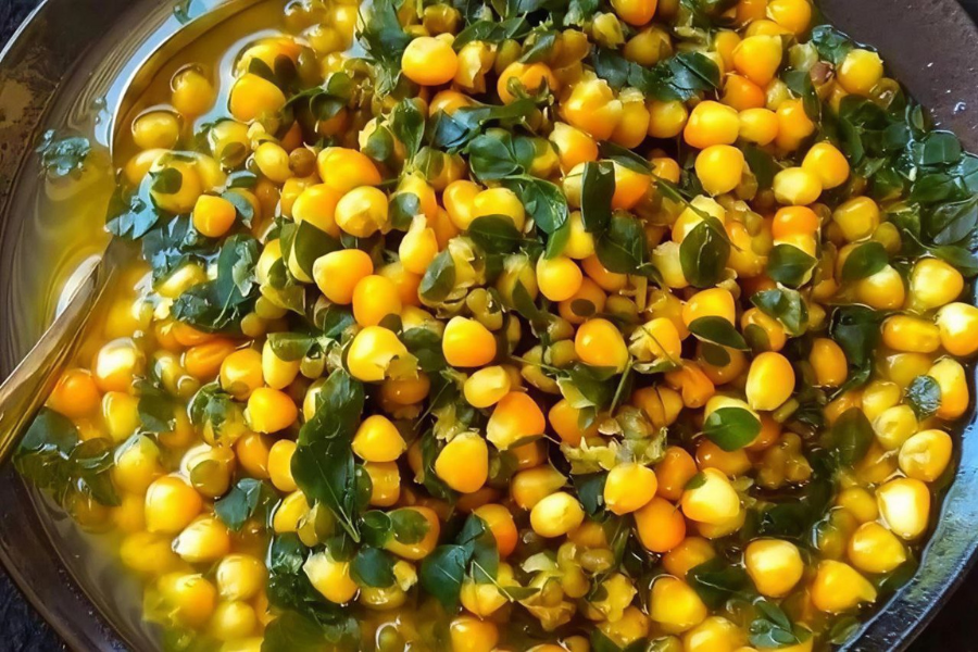 Batar daan merupakan hidangan istimewa diperbuat daripada campuran jagung, kacang hijau, labu, minyak zaitun dan bawang. 