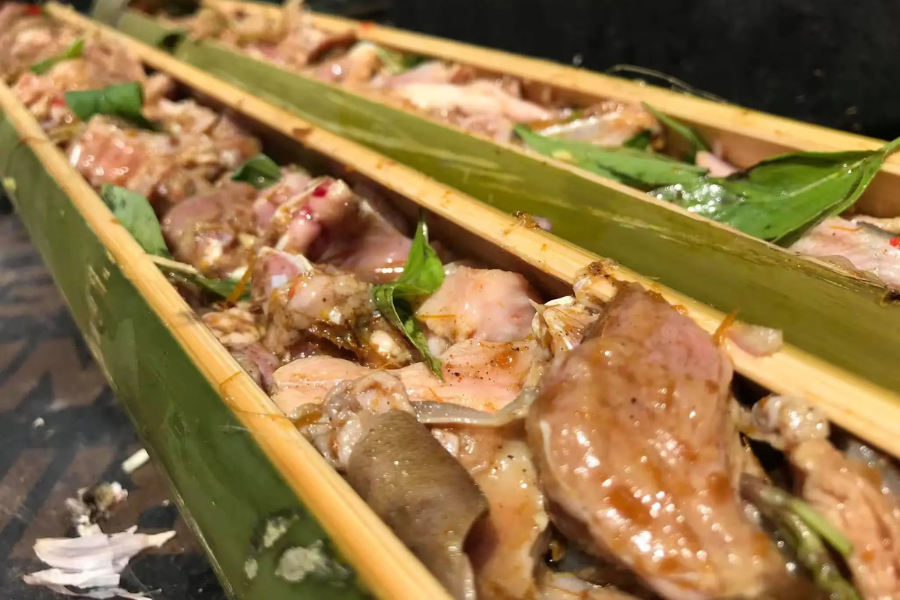 Tukir merupakan hidangan berupa daging kambing yang dimasak di dalam buluh.