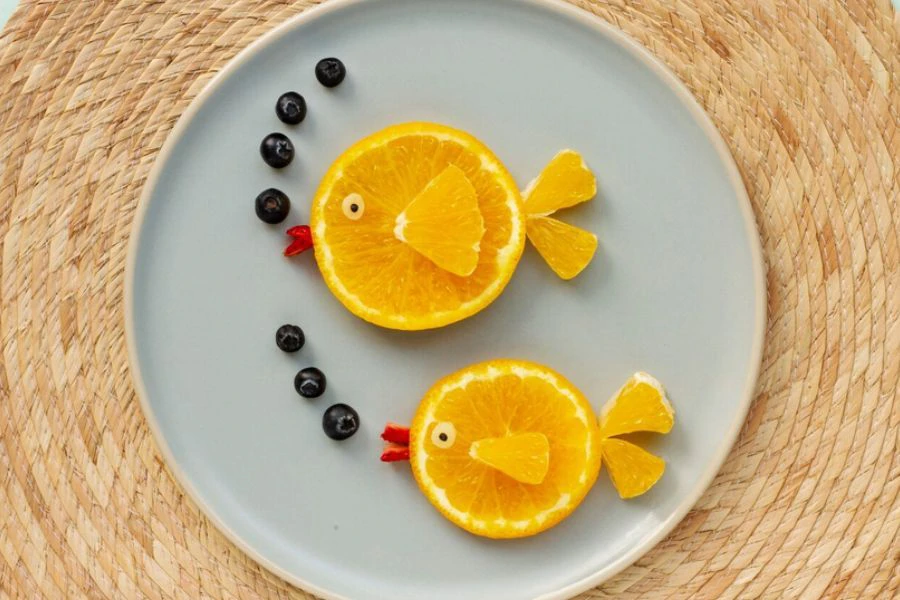 Potong kecil atau lenyek separa agar bayi dapat merasai tekstur yang berbeza.