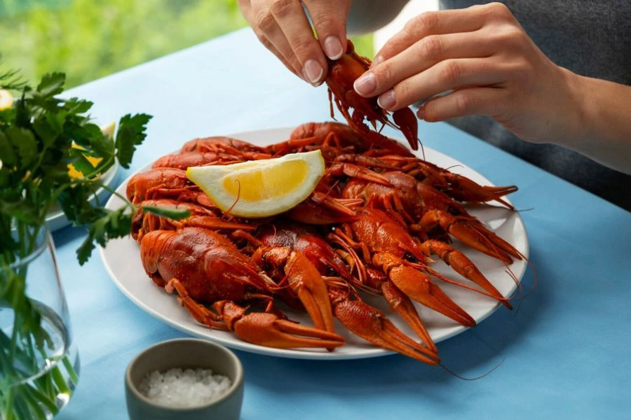 Udang kara pernah menjadi sumber protein buat golongan bawahan.