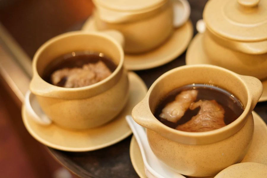 Rasai kehalusan rasa herba Cina, Sup Tulang Rusuk Daging Lembu Rebus Berganda Quan Zhou.