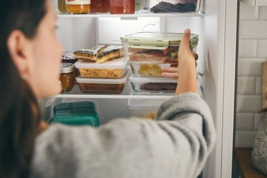 Jika tiada peti ais anda boleh panaskan lauk setiap 12 jam untuk membunuh bakteria.