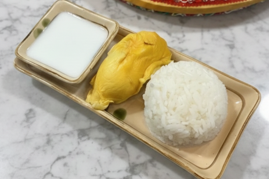 Kombinasai santan, nasi dan durian menambahkan rasa lemak.