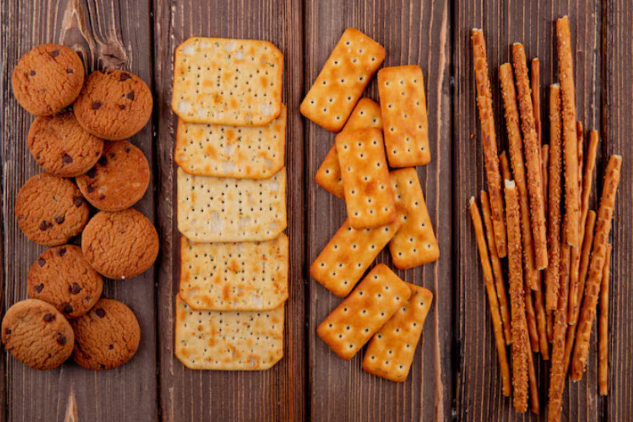 Biskut kering adalah makanan penting sepanjang banjir kerana ia memberikan tenaga cepat.
