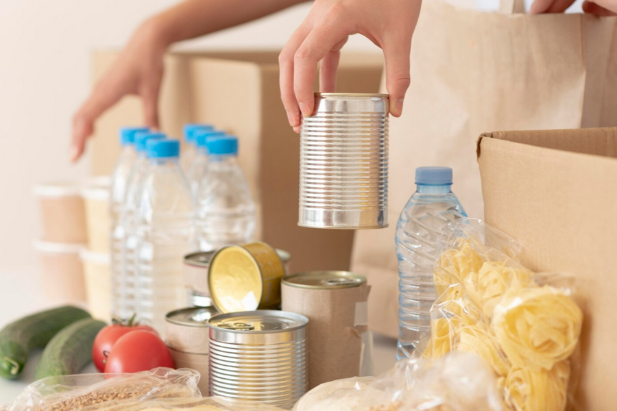 Pilih makanan kering tahan lama.