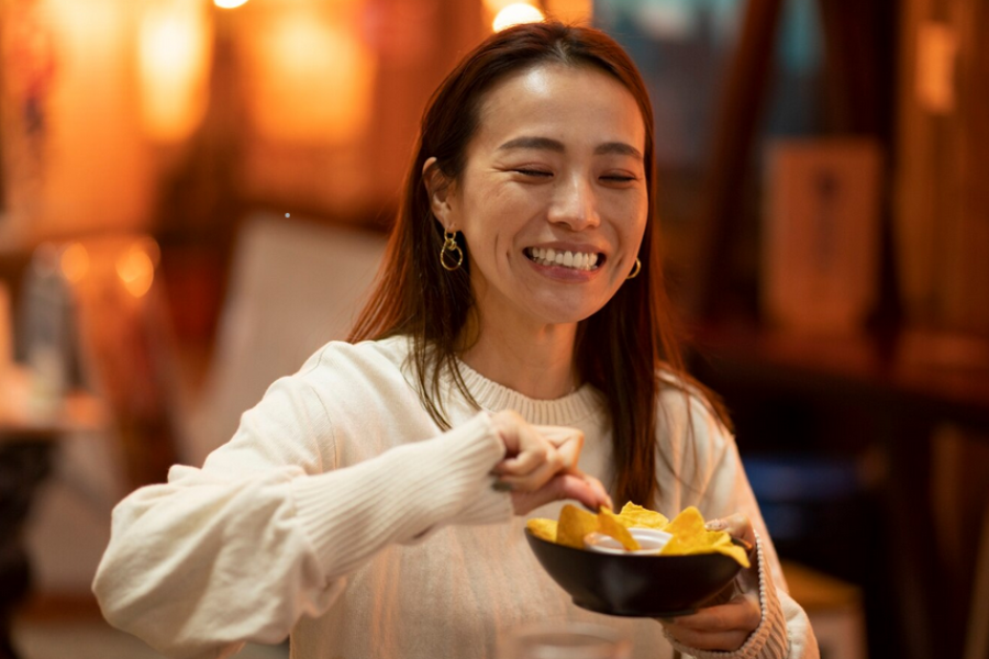 Makanan boleh membuatkan wanita bahagia.
