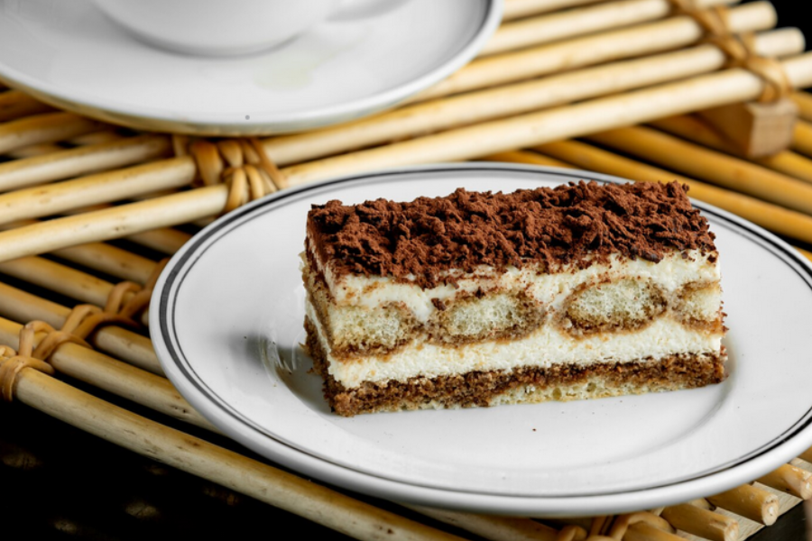 Tiramisu hidangan ikonik Itali.
