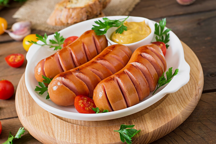 Sosej antara makanan proses menjadi kegemaran kanak-kanak.