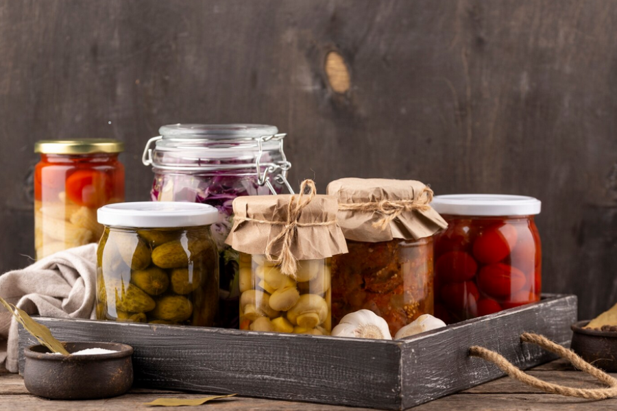 Makanan peram mengandungi probiotik semula jadi bermanfaat untuk sistem penghadaman.