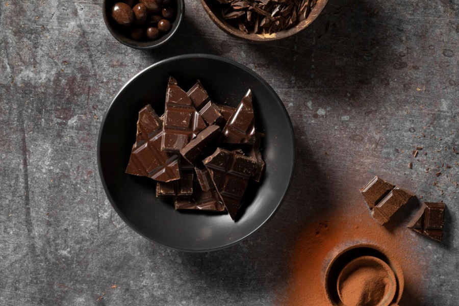 Coklat gelap dilengkapi dengan kandungan antioksidan baik untuk melindungi sel badan.