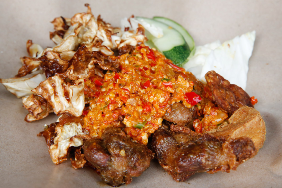 Untuk lebih sedap, tambah kobis atau kangkung goreng garing.