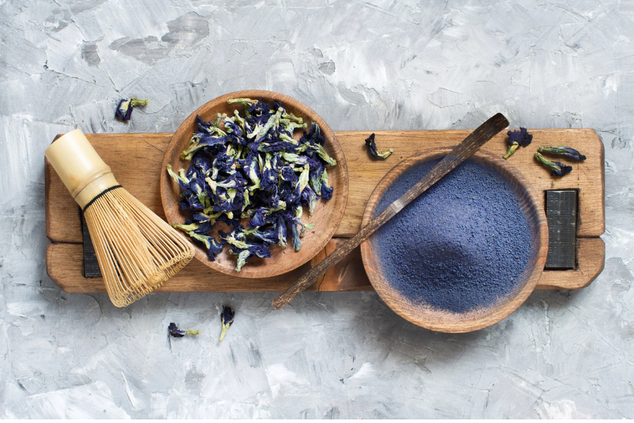 Blue matcha dihasilkan daripada bunga telang yang sudah diproses.