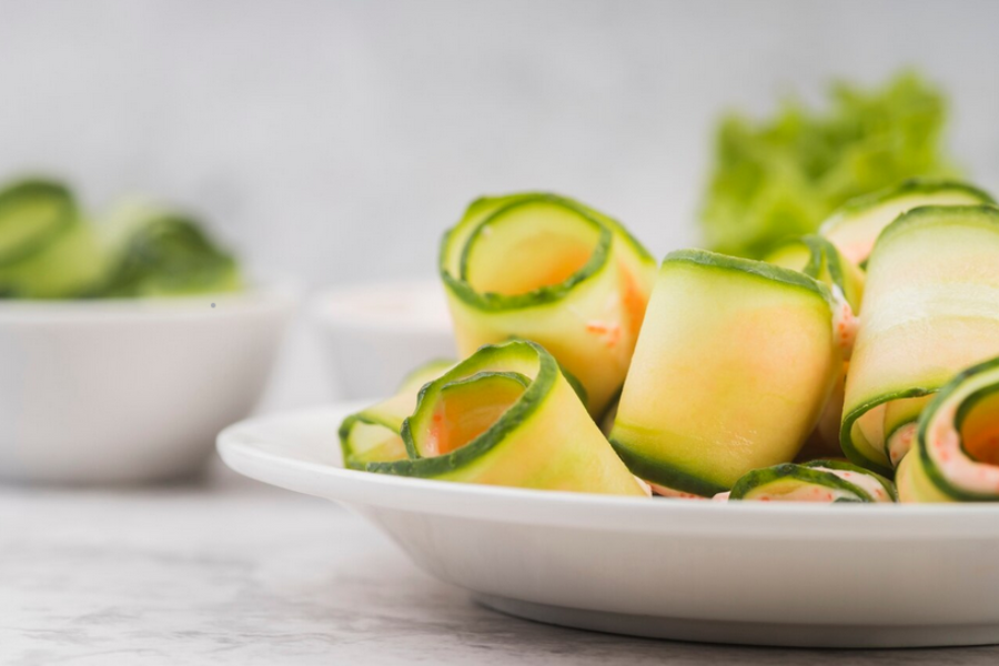Timun juga mampu kurangkan pedas kuah masak lemak.