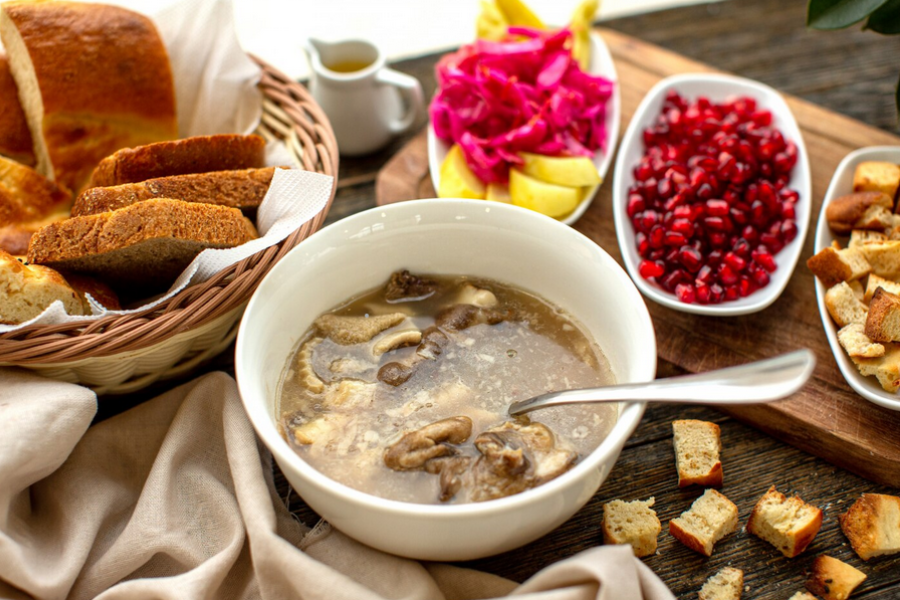 Pilihan sajian penuh dengan rona ceria.