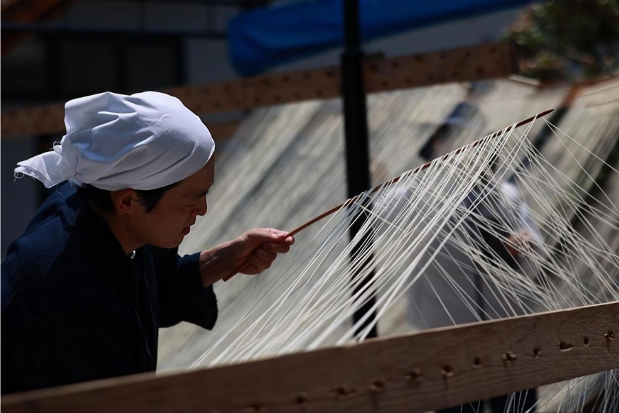 Mi Yukino Ito Somendigelar 'benang salji' kerana teksturnya yang halus dan putih.