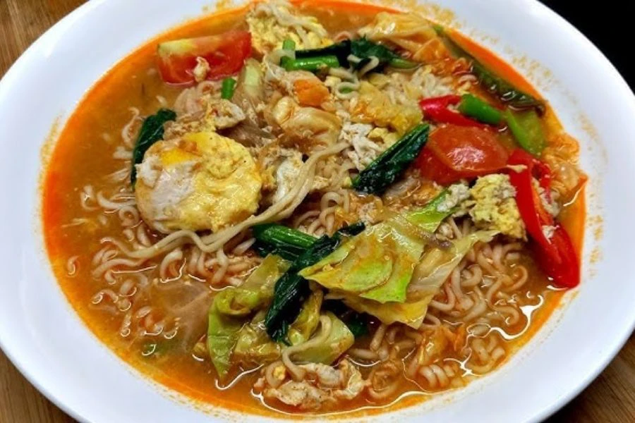 Kelainan penggunaan bahan dan cara masak maggi mampu memberi rasa lebih menarik.