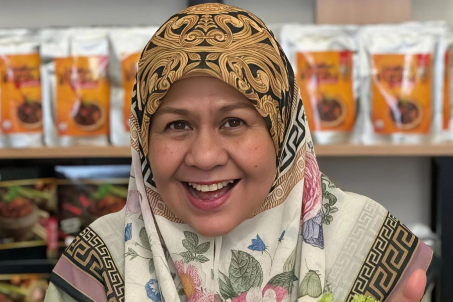 Pada usia 63 tahun Fauziah kini mula mengurangkan pengambilan nasi dan daging.