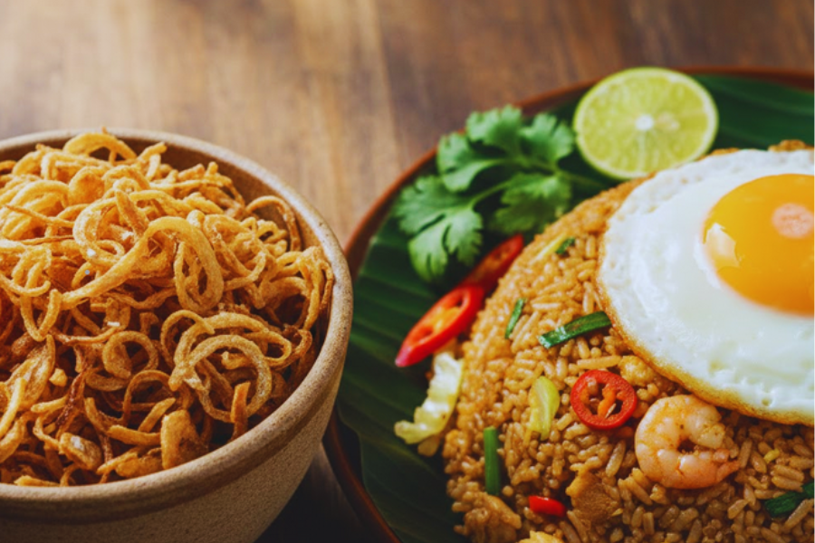 Bawang goreng antara penghias hidangan menjadi kegemaran. 