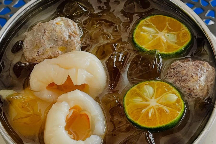 Gabungan rasa manis laici cukup lengkap dicampur dengan air soda.