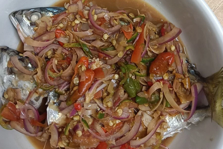 Ikan kembung rebus air asam memang menjadi kegemaran ramai.