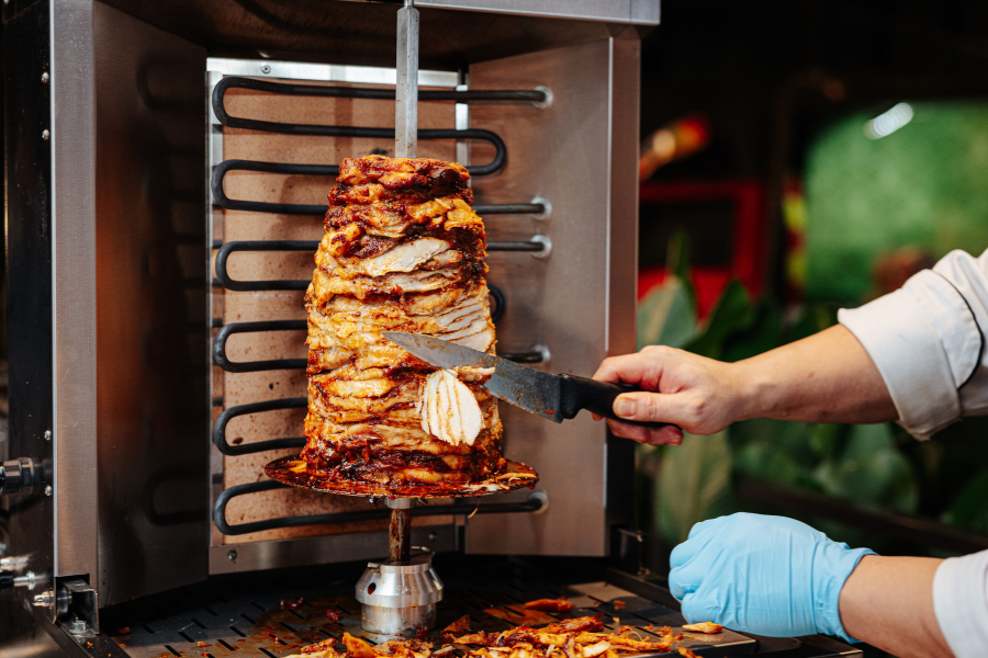 Menu disediakan di Hilton Petaling Jaya berkonsepkan klasik dengan sentuhan Timur Tengah.