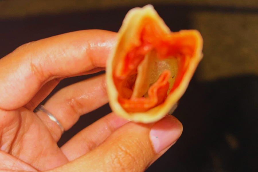 Popiah otak-otak dibeli bukan hanya rupa menyedihkan tapi rasa juga hampa.